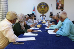 أمانة الانتقالي تشيد بقرار محافظ العاصمة عدن في دعم النقل العام لتوصيل الطلاب 