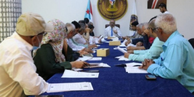 أمانة الانتقالي تشيد بقرار محافظ العاصمة عدن في دعم النقل العام لتوصيل الطلاب 