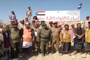 انتقالي طور الباحة وقيادات عسكرية يتفقدا أوضاع اللواء 120 مدفعي