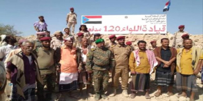 انتقالي طور الباحة وقيادات عسكرية يتفقدا أوضاع اللواء 120 مدفعي