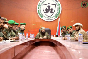 الوالي يتوعد المتورطين من القادة العسكريين والأفراد في قضايا البسط على الأراضي 