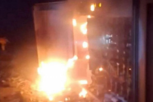 احتراق محول كهربائي بحي صلاح الدين في العاصمة عدن