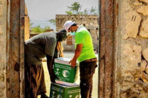 سلمان للإغاثة يدعم 5748 شخصا بالأغذية في سقطرى