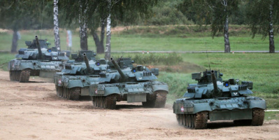 الدبابات الروسية تدخل مناطق تسيطر عليها كييف بلوغانسك