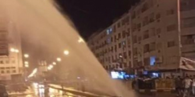 انفجار انبوب مياه بالشارع الرئيسي بالمعلا