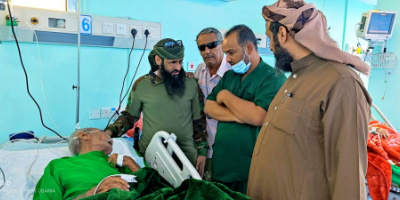 بتوجيهات الرئيس الزُبيدي.. العميد الوالي يزور الكاتب يابلي ويطمئن على صحته