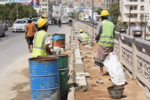 استمرار العمل في مشروع صيانة وإعادة تأهيل الجسر الصيني بالمكلا