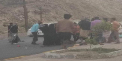 وفاة وإصابة شابين في حادث مروري مروع في جسر المعاوص بحضرموت 