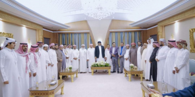 الرئيس القائد عيدروس الزُبيدي يستقبل وفدا من وجهاء وأعيان محافظتي المهرة وسقطرى برئاسة السلطان عبدالله آل عفرار