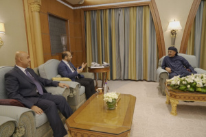 الرئيس الزُبيدي يستقبل وزراء الاتصالات والمياه والأوقاف