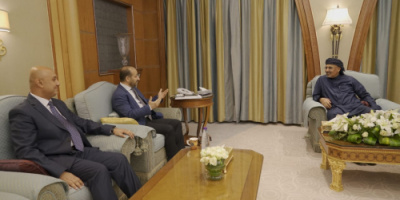 الرئيس القائد عيدروس الزُبيدي يستقبل وزراء الاتصالات والمياه والأوقاف