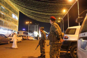 تواصل حملة الحزام الأمني في أسواق وشوارع المنصورة بالعاصمة عدن