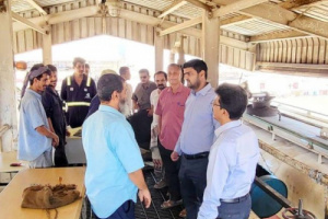 الوليدي يتفقد سير العمل في منشأة البريقة النفطية