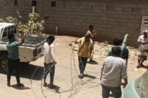 المنطقة الثانية لكهرباء عدن تواصل محاربة الربط العشوائي بمديرية دار سعد