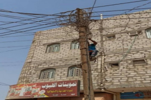 كهرباء عدن تقوم بإجراءات رادعة لإزالة الربط العشوائي