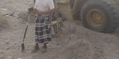 هندسية القوات المشتركة تواصل تطهير المزارع من مخلفات الألغام في حيس