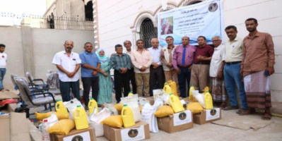 لجنة الإغاثة والأعمال الإنسانية بالانتقالي تدشن توزيع السلال الغذائية لمنسقية جامعة عدن