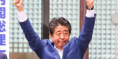 برصاصتين في الصدر..  محاولة اغتيال رئيس الوزراء الياباني السابق شينزو آبي    