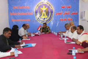 انتقالي حضرموت يطالب بإحياء مبادرة الحافلات المدعومة 