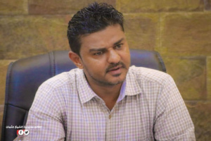 مدير عام الشيخ عثمان يوجه بتنفيذ حملة رش ضبابي في شوارع وأحياء المديرية