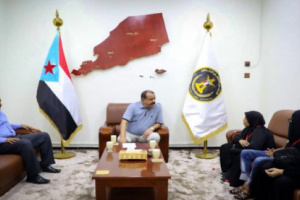 اللواء بن بريك يلتقي رئيسة الإتحاد الوطني لجمعية المعاقين 
