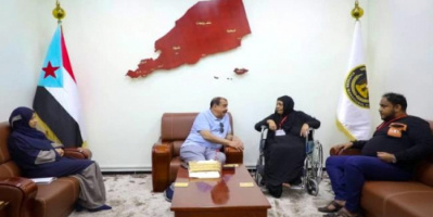 اللواء بن بريك يلتقي الفنانة القديرة هدى حسن 
