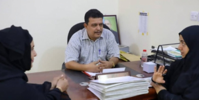 الدكتور باصهيب يناقش مع معتوق عدداً من الموضوعات المتعلقة بالسجناء 