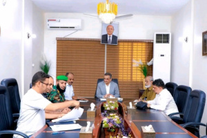 لملس يقر بمنع وتوقيف اي جمعيات وأعمال بسط في أراضي المنطقة الحرة 