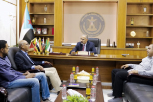 الرئيس الزُبيدي يشدد على أهمية استئناف الإنتاج في القطاعات النفطية المتوقفة