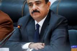 المحافظ العولقي يطلع على خسائر المصالح الحكومية من التمرد الإخواني في عتق 
