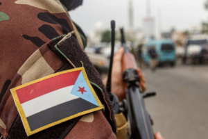 صحيفة دولية: الإمساك بالإيرادات يقوّي وضع الانتقالي الجنوبي داخل الشرعية اليمنية