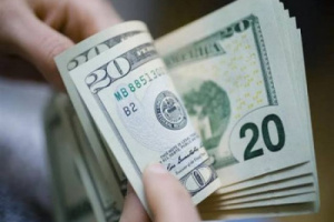 سعر الدولار في عدن وحضرموت الجمعة 19 - 8 - 2022