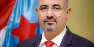 الرئيس الزُبيدي يُعزِّي في وفاة الأديب والباحث شهاب القاضي