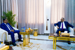 الرئيس الزُبيدي يلتقي نائب وزير التعليم الفني والتدريب المهني الأستاذ عبدربه المحولي 
