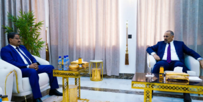 الرئيس الزُبيدي يلتقي نائب وزير التعليم الفني والتدريب المهني الأستاذ عبدربه المحولي 