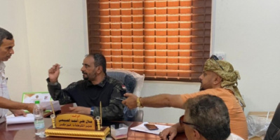 انتقالي خورمكسر يطّلع من مدير قسم شرطة المديرية على الحالة الأمنية وأحوال المحتجزين