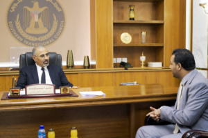 الرئيس الزُبيدي يطّلع على جهود حل الاشكاليات التي تواجه العملية التعليمية