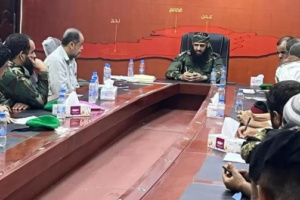 العميد الوالي يترأس اجتماعاً بمسؤولي إدارة الشؤون القانونية بالحزام الأمني