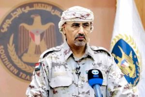 الرئيس الزُبيدي يحيي القوات الجنوبية ويعد ببناء قوات جنوبية مؤهلة وقادرة على مواجهة المخاطر