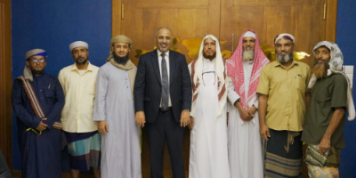 الرئيس الزُبيدي يلتقي عدداً من قيادات الهيئة الشرعية الجنوبية 