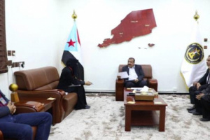 اللواء بن بريك يلتقي مدير مؤسسة البرنس للتوعية ويطلع على نشاطها