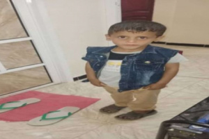 مواطن يعثر على طفل مفقود بعدن ويبلغ الجهات المسؤولة