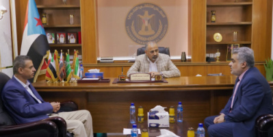الرئيس الزُبيدي يطلع على نتائج لقاءات وزارة التخطيط بالمنظمات الدولية والجهات المانحة