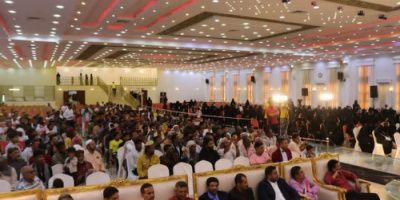المجلس الانتقالي يرعى حفل تخرج الدفعة ١٤ جغرافيا في مديرية المكلا 
