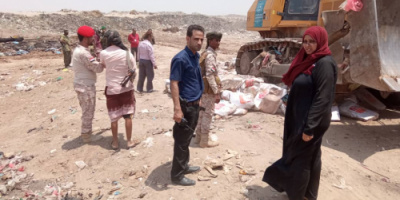 النيابة تتلف شحنة دجاج فاسد في العاصمة عدن