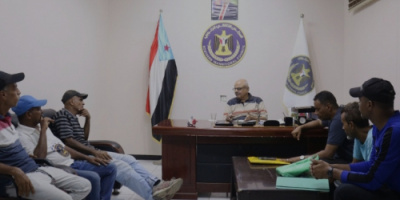 القائم بمهام رئيس تنفيذية انتقالي العاصمة عدن يطلع على أوضاع حكّام كرة القدم