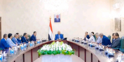 الرئيس الزُبيدي يعقد الاجتماع الأول للجنة العليا للموارد المالية