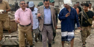 الوزير السقطري يقوم بزيارة تفقدية للمجمع الزراعي في مديرية دار سعد