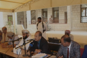 فريق الحوار الوطني الجنوبي يلتقي قيادات السلطة المحلية وشيوخ مديرية حصوين