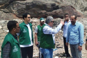 برفقة وفد سعودي.. باخبيرة يزور موقع 10 آبار استبدالية في العاصمة عدن 